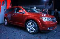 Dodge Caliber със свален камуфлаж и назована цена