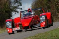 Водещият на Fifth Gear едва не изгоря, докато тества Caparo T1