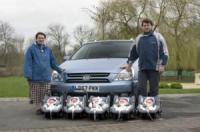 Kia Великобритания дари нова Sedona на семейство с петзнаци