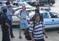 Гишето за предоставяне на регистрационни табели спира работа на обяд