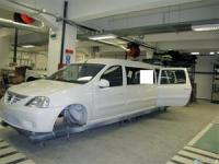 Румънци се опитват да превърнат Renault Logan в лимузина?