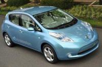 Nissan качи Leaf  на конвейра. Видео