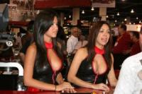 SEMA Show  - момичета