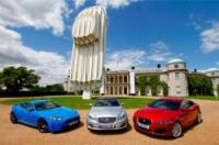 28 метров Jaguar се извиси високо в небето