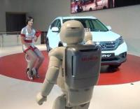 ASIMO и U3-X се срещнаха в Москва