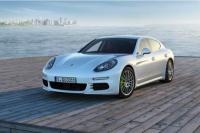 Porsche Panamera ще се зарежда в контакта