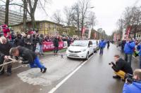 Зидрунас Савицкас издърпа на 5 метра 12 автомобила Nissan Note