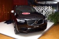 Санта Лусия с Volvo XC 90 R-Design Plug-in Hybrid, S/V 60 Cross Country