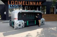 Запознайте се с Renault EZ-PRO: роботизиран автомобил за куриерски услуги