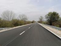 Временно движението при км 91 на АМ „Струма“ в посока Кулата се осъществява в една лента
