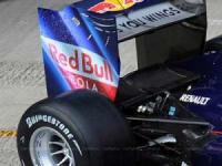 Отборът Red Bull рекламира забранена напитка