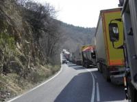 Днес от 16 ч. до 20 ч. се спира движението на камионите над 12 т по автомагистралите