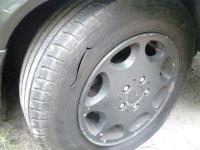 Унищожени са гуми на паркирани автомобили в Нови пазар