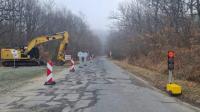Започна  основният ремонт на третокласния път III-907 Босна – Визица